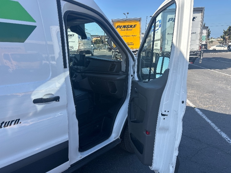 Used 2022 Ford E-Transit 350 - photo 22