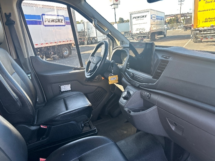 Used 2022 Ford E-Transit 350 - photo 24
