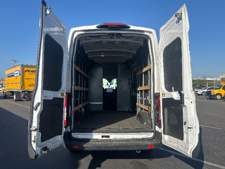 Used 2022 Ford E-Transit 350 - photo 11
