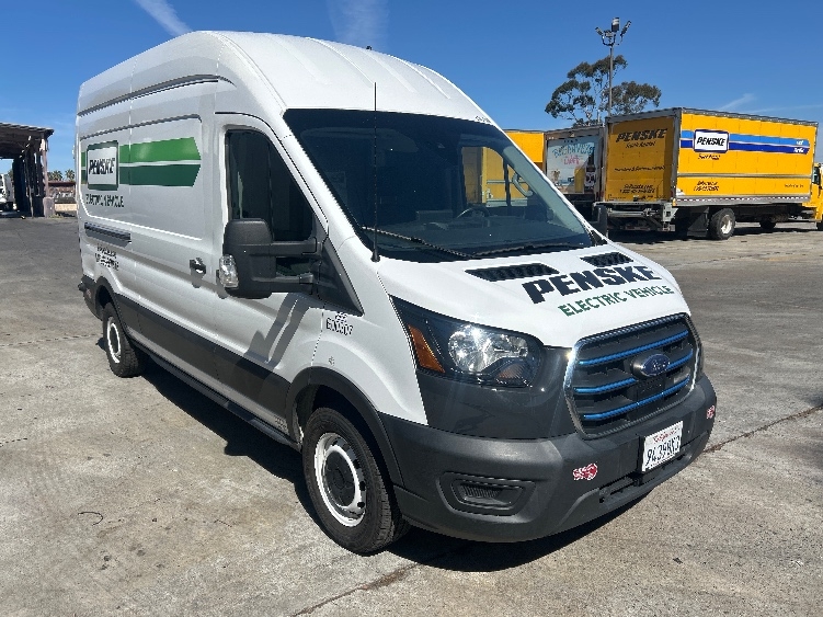 Used 2022 Ford E-Transit 350 - photo 1