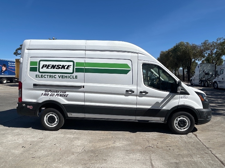 Used 2022 Ford E-Transit 350 - photo 15