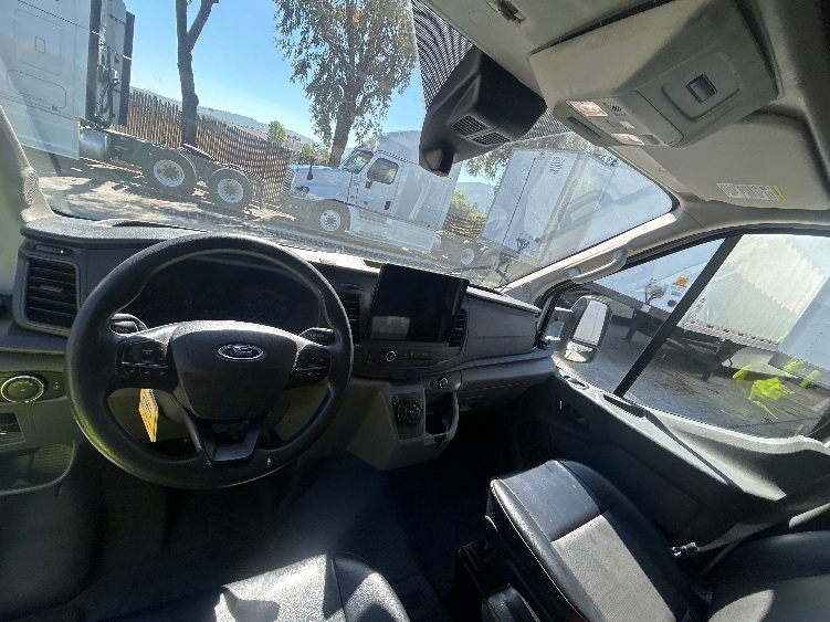 Used 2022 Ford E-Transit 350 - photo 18
