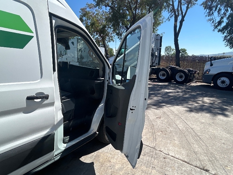 Used 2022 Ford E-Transit 350 - photo 20