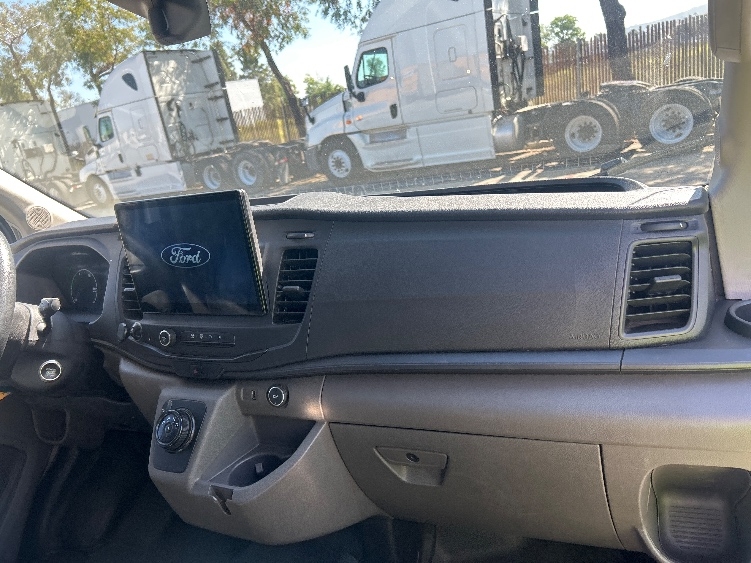 Used 2022 Ford E-Transit 350 - photo 21