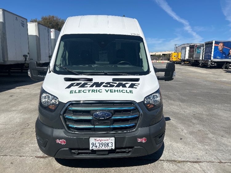 Used 2022 Ford E-Transit 350 - photo 2