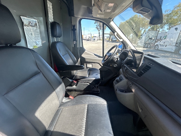 Used 2022 Ford E-Transit 350 - photo 22