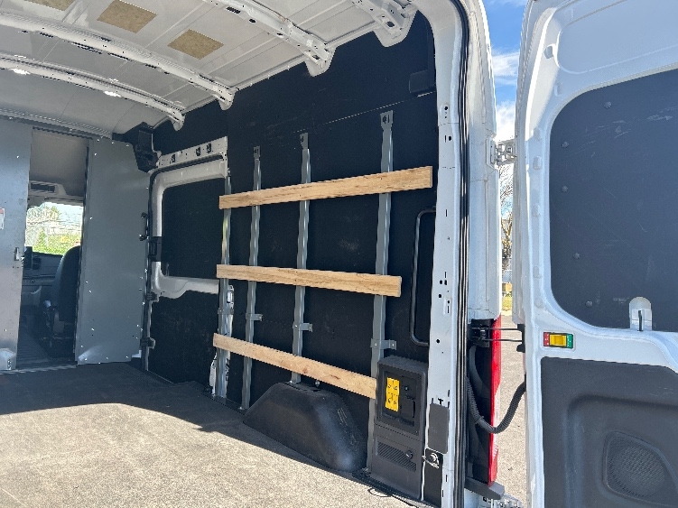 Used 2022 Ford E-Transit 350 - photo 14