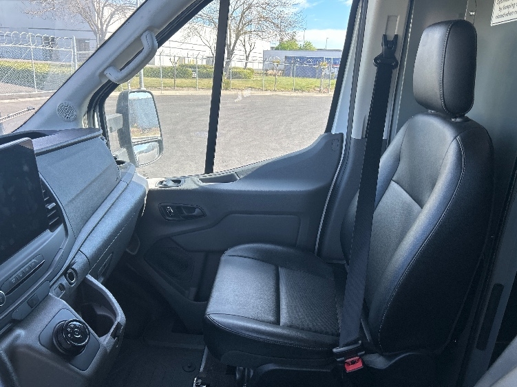 Used 2022 Ford E-Transit 350 - photo 21