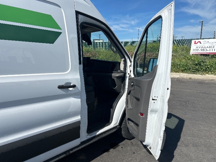 Used 2022 Ford E-Transit 350 - photo 22