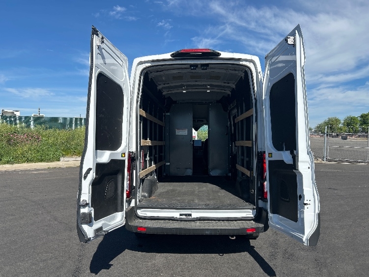 Used 2022 Ford E-Transit 350 - photo 11