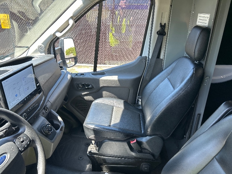 Used 2022 Ford E-Transit 350 - photo 21