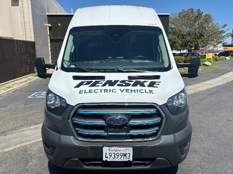 Used 2022 Ford E-Transit 350 - photo 2