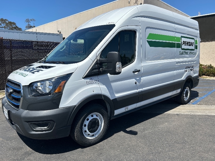 Used 2022 Ford E-Transit 350 - photo 5