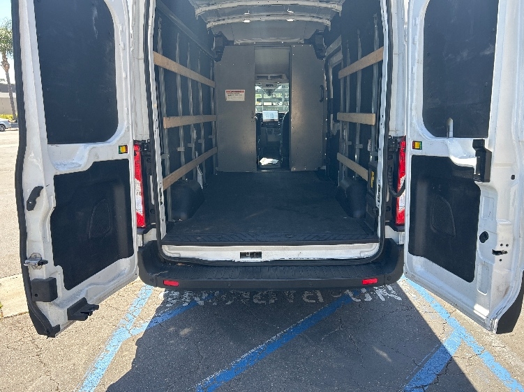 Used 2022 Ford E-Transit 350 - photo 11
