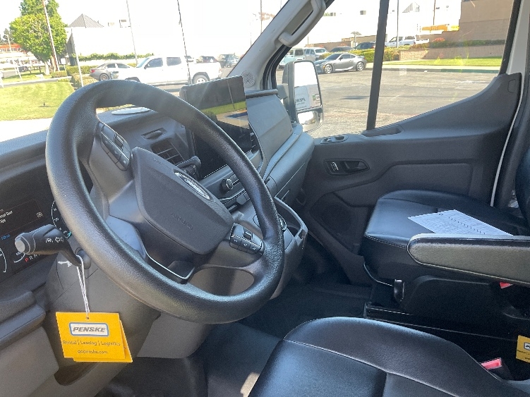 Used 2022 Ford E-Transit 350 - photo 16