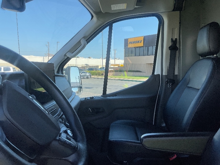 Used 2022 Ford E-Transit 350 - photo 18