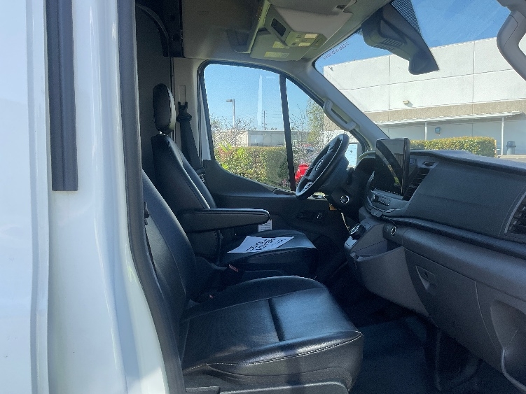 Used 2022 Ford E-Transit 350 - photo 21