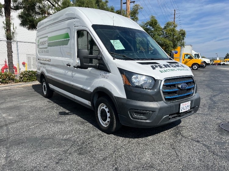 Used 2022 Ford E-Transit 350 - photo 1