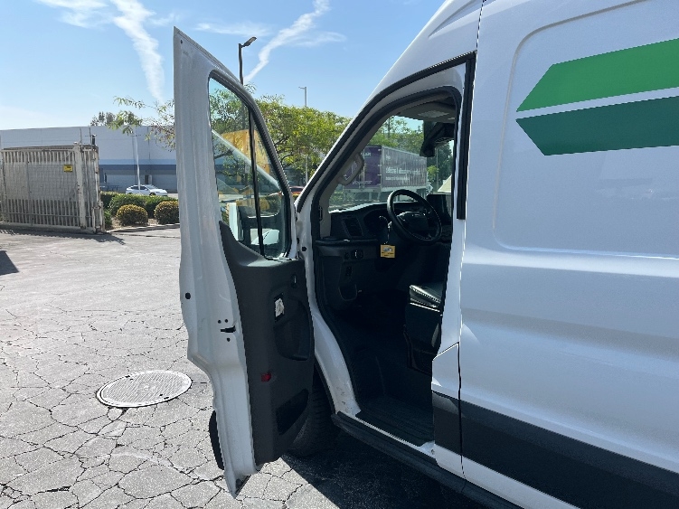 Used 2022 Ford E-Transit 350 - photo 16