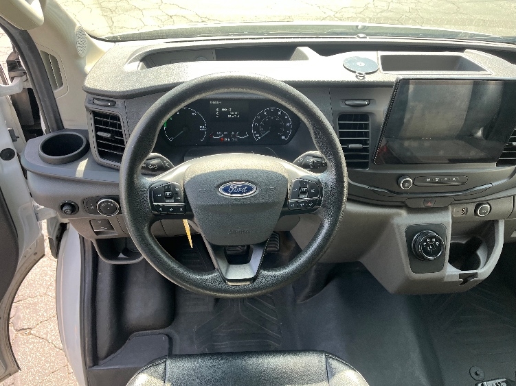 Used 2022 Ford E-Transit 350 - photo 18