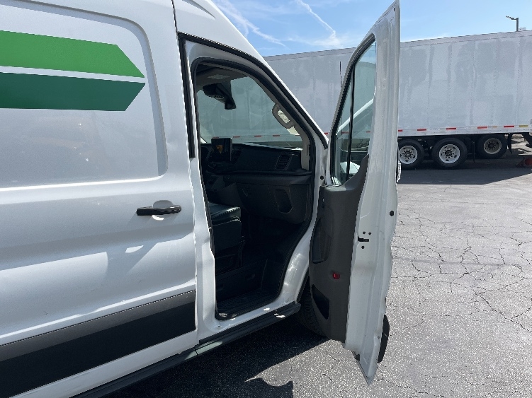 Used 2022 Ford E-Transit 350 - photo 20