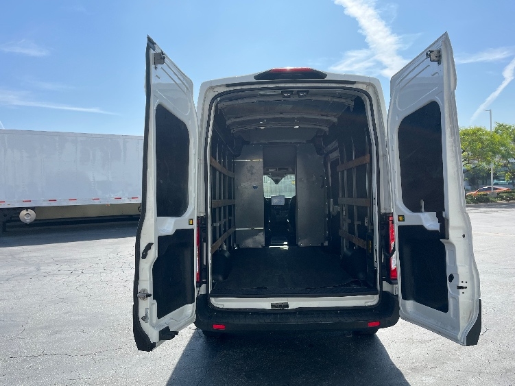 Used 2022 Ford E-Transit 350 - photo 10