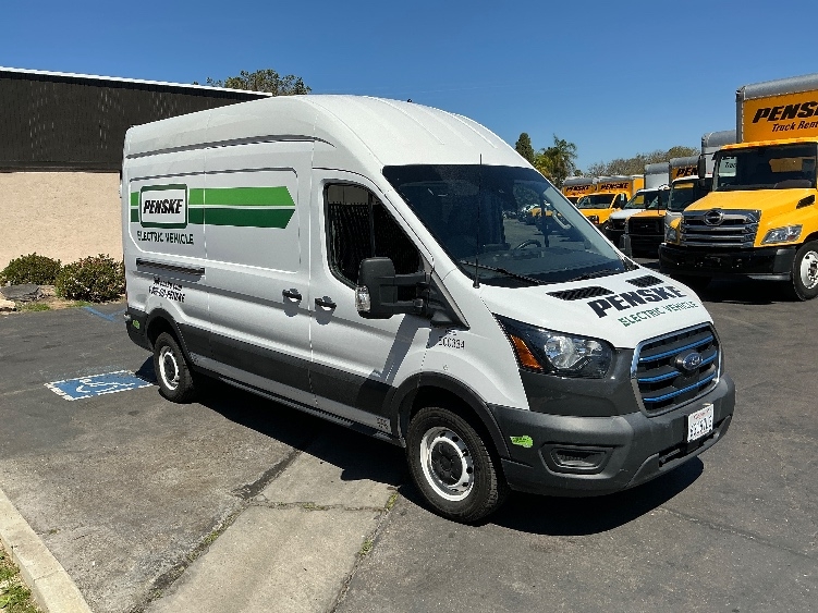 Used 2022 Ford E-Transit 350 - photo 1