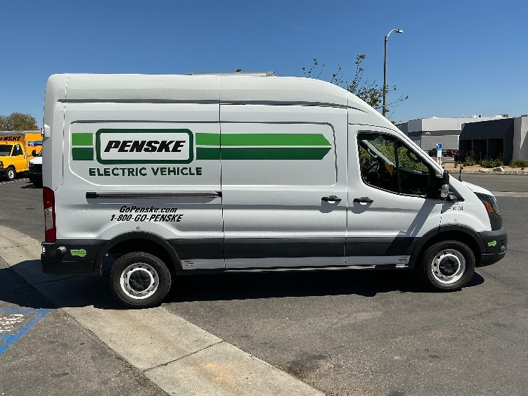 Used 2022 Ford E-Transit 350 - photo 17