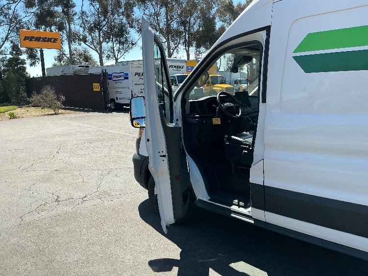 Used 2022 Ford E-Transit 350 - photo 18