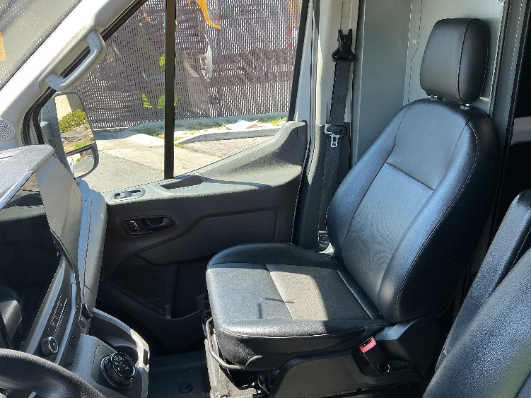 Used 2022 Ford E-Transit 350 - photo 21