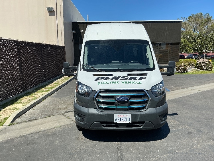 Used 2022 Ford E-Transit 350 - photo 2