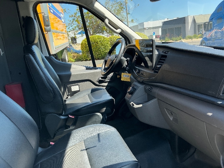 Used 2022 Ford E-Transit 350 - photo 24