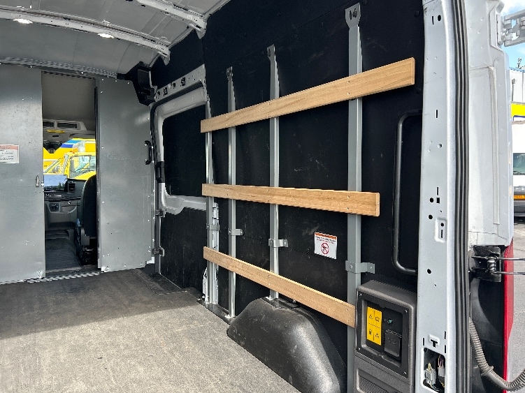 Used 2022 Ford E-Transit 350 - photo 13