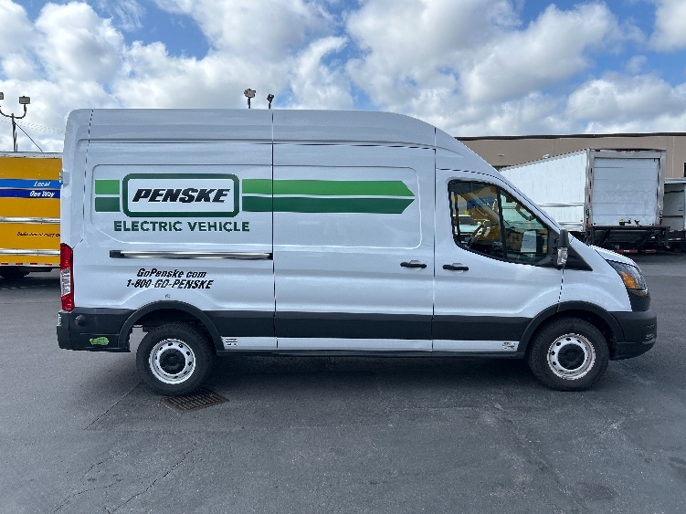 Used 2022 Ford E-Transit 350 - photo 16