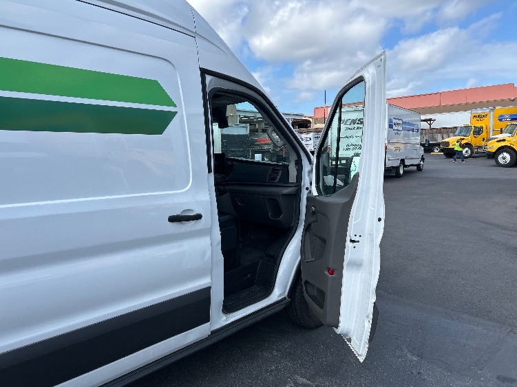 Used 2022 Ford E-Transit 350 - photo 21