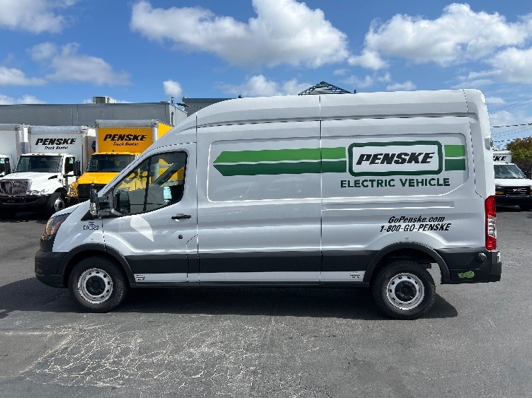 Used 2022 Ford E-Transit 350 - photo 6