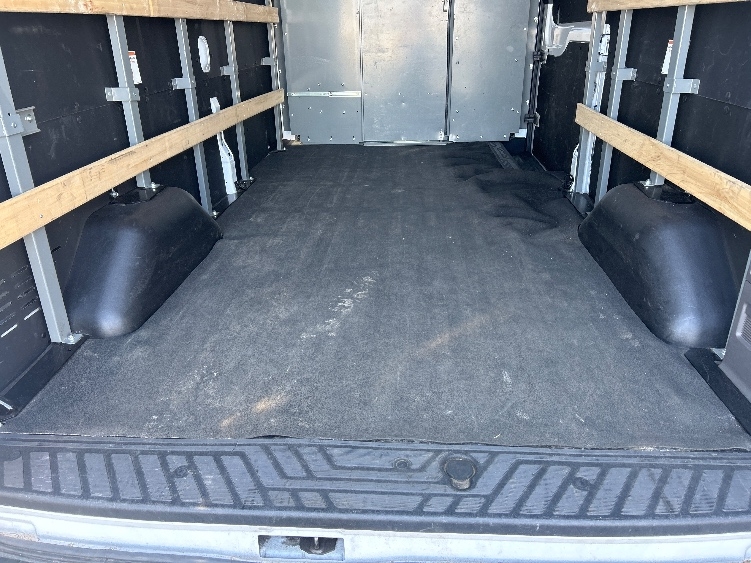 Used 2022 Ford E-Transit 350 - photo 12