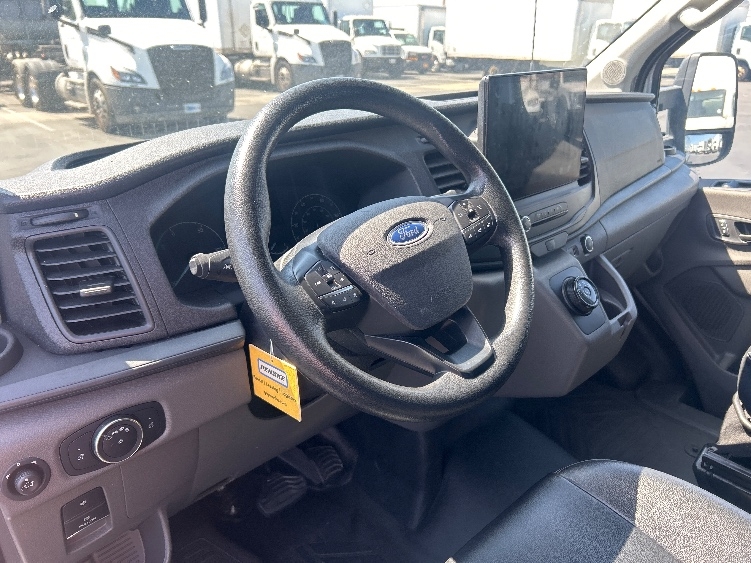 Used 2022 Ford E-Transit 350 - photo 13