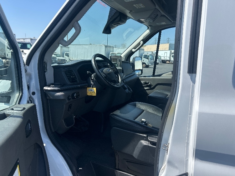 Used 2022 Ford E-Transit 350 - photo 14