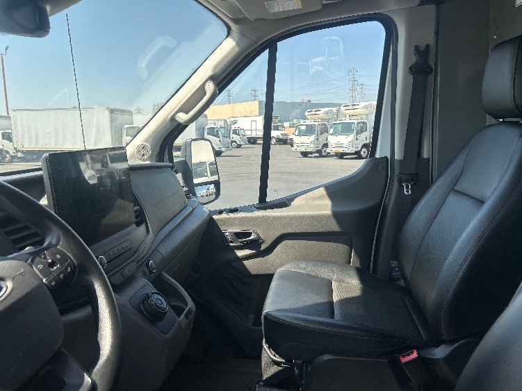 Used 2022 Ford E-Transit 350 - photo 15