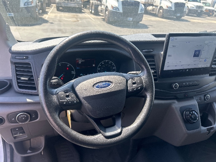 Used 2022 Ford E-Transit 350 - photo 18