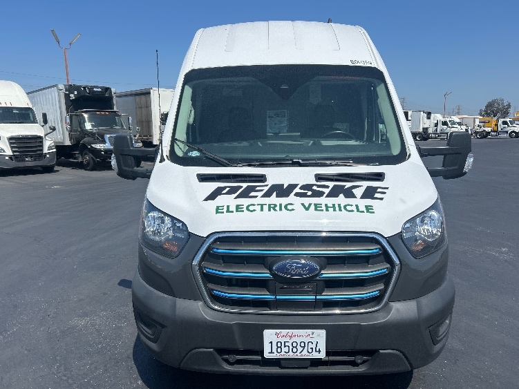 Used 2022 Ford E-Transit 350 - photo 2