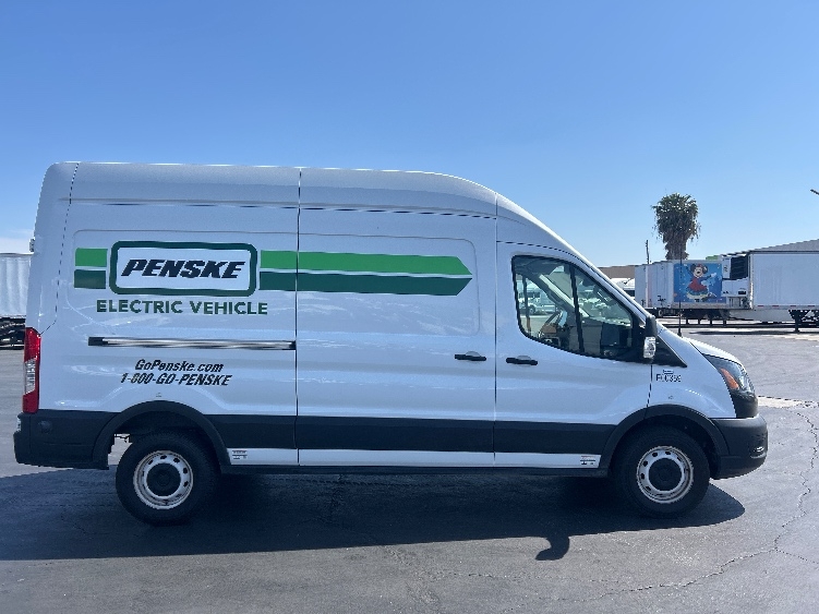 Used 2022 Ford E-Transit 350 - photo 6