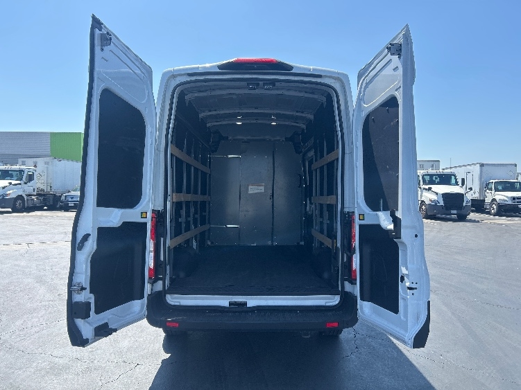 Used 2022 Ford E-Transit 350 - photo 10