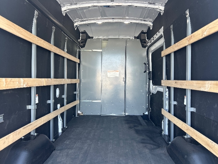 Used 2022 Ford E-Transit 350 - photo 11