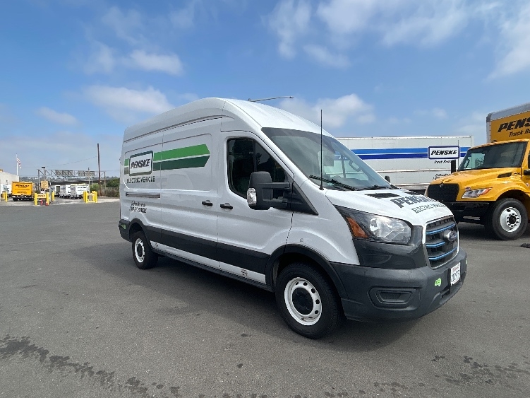 Used 2022 Ford E-Transit 350 - photo 1