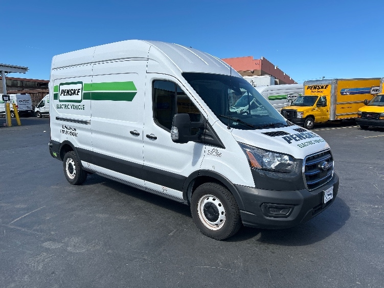 Used 2022 Ford E-Transit 350 - photo 1