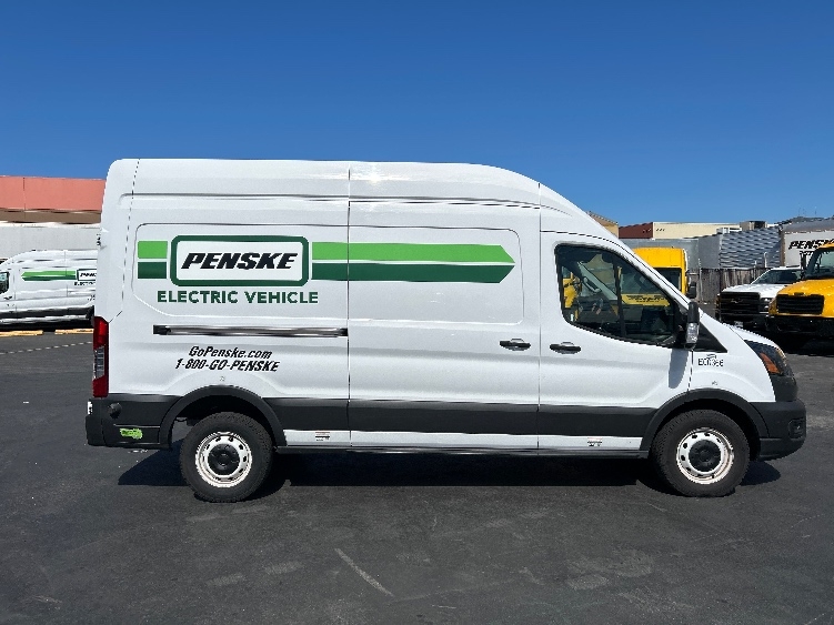 Used 2022 Ford E-Transit 350 - photo 16