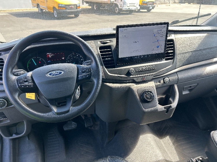 Used 2022 Ford E-Transit 350 - photo 19