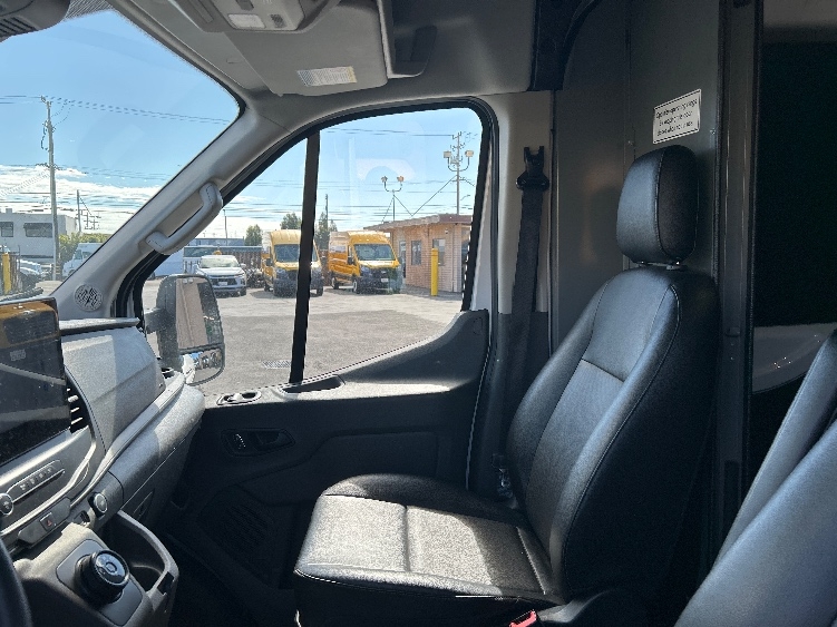 Used 2022 Ford E-Transit 350 - photo 20